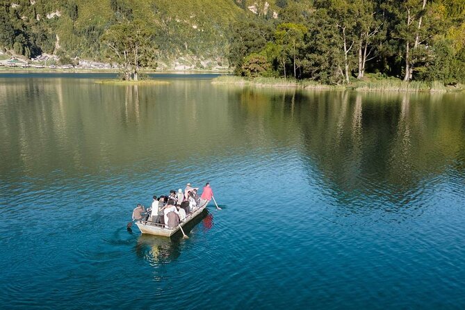 A day trip to Wench crater Lake - A volcanic lake surrounded by cliffs and farmland