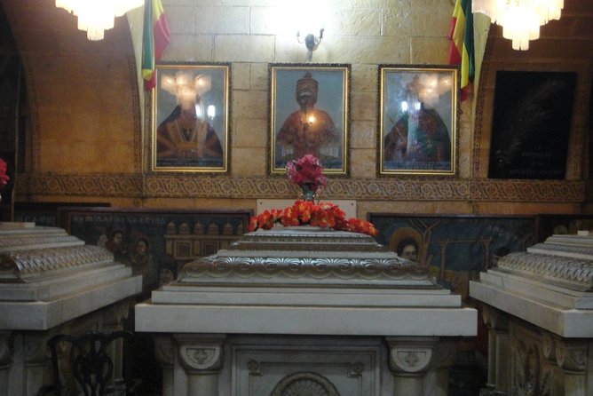 Addis Mercato Market - The guide can turn confusion into context