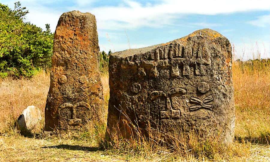 Day trip Adadi Mariam, Melka Kunture and Tiya stele - Three very different sites in one long day