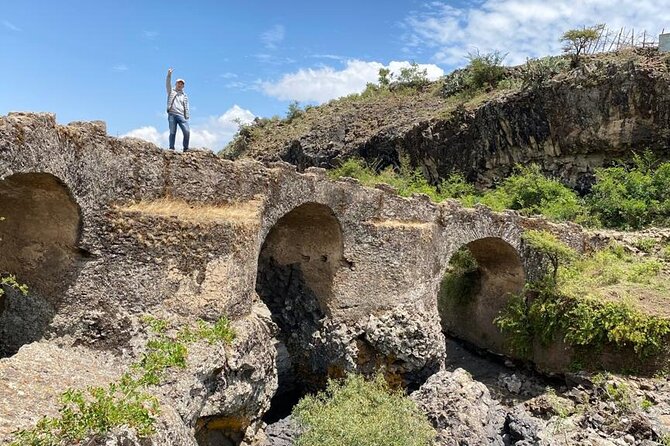 Day Trip From Addis Ababa To Debre Libanos and Portuguese Bridge - The gorge viewpoint and birdwatching pause
