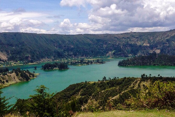 Day Trip To Wonderful Crater Lake of Wenchi & Ancient Church - The boat ride across Wenchi Lake