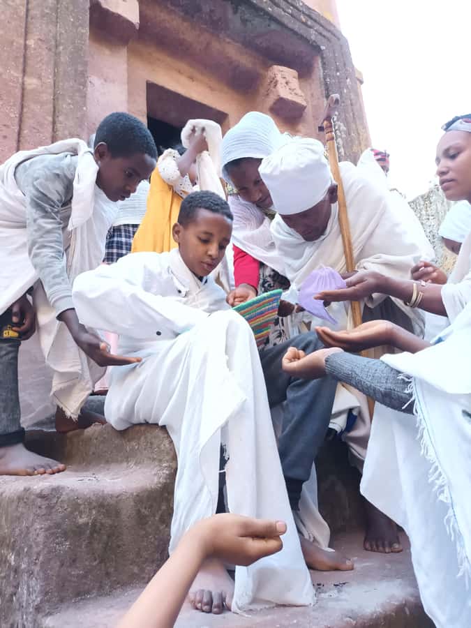 Lalibela: Churches Full-Day Private Tour w/Coffee Ceremony - What the private guide adds