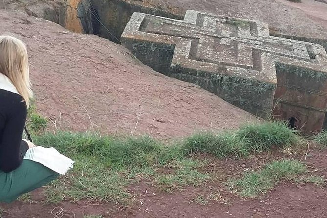 Tour 11 monolithic rock churches & museum in Lalibela & cave church with mummies - How the private format affects the day
