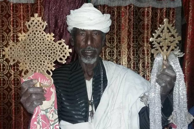 Tour 11 monolithic rock churches & museum in Lalibela & cave church with mummies - Walking, comfort, and the real pace